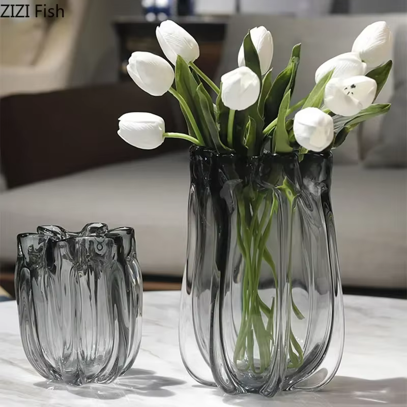 Vase en verre en forme de bourgeon de fleur