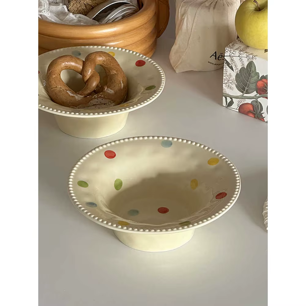 Assiette à pois Bolka en porcelaine de Style coréen
