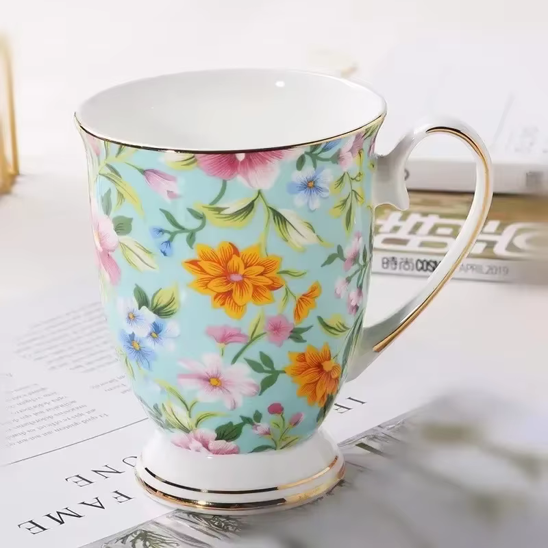 Tasses à café en porcelaine d'os