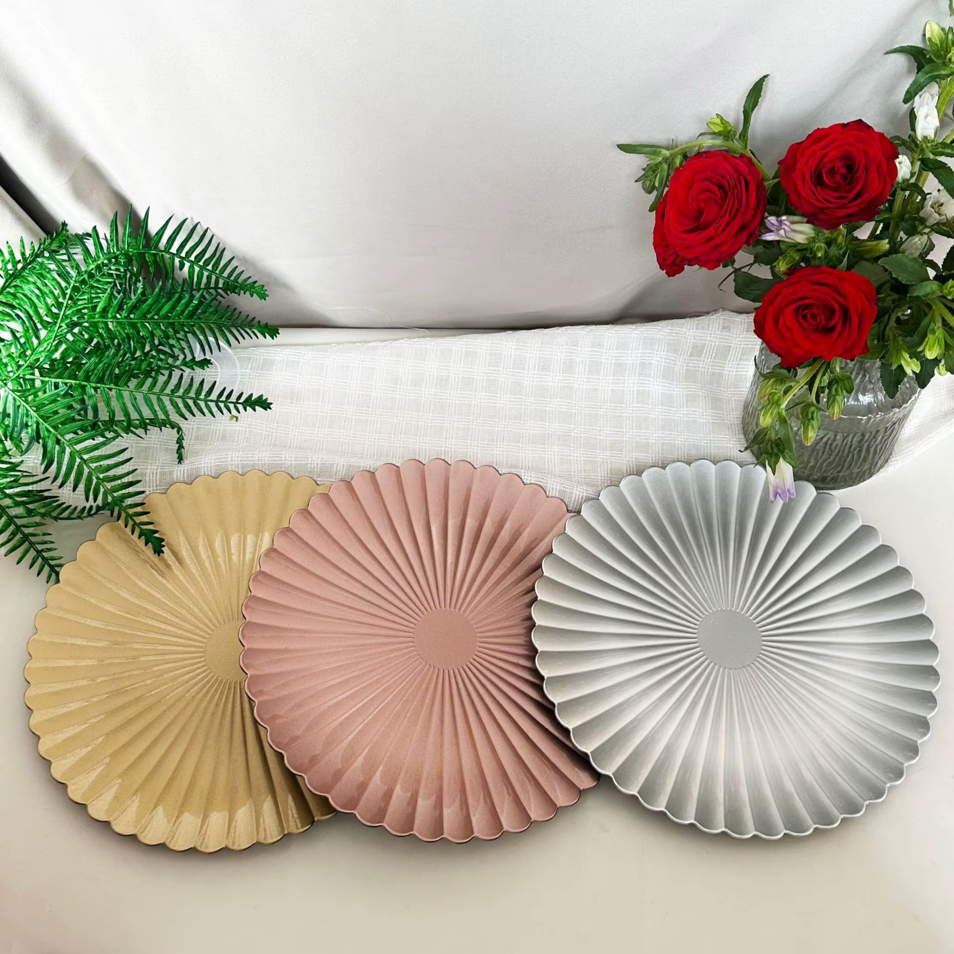 100 assiettes rondes de 13 pouces pour la décoration de table