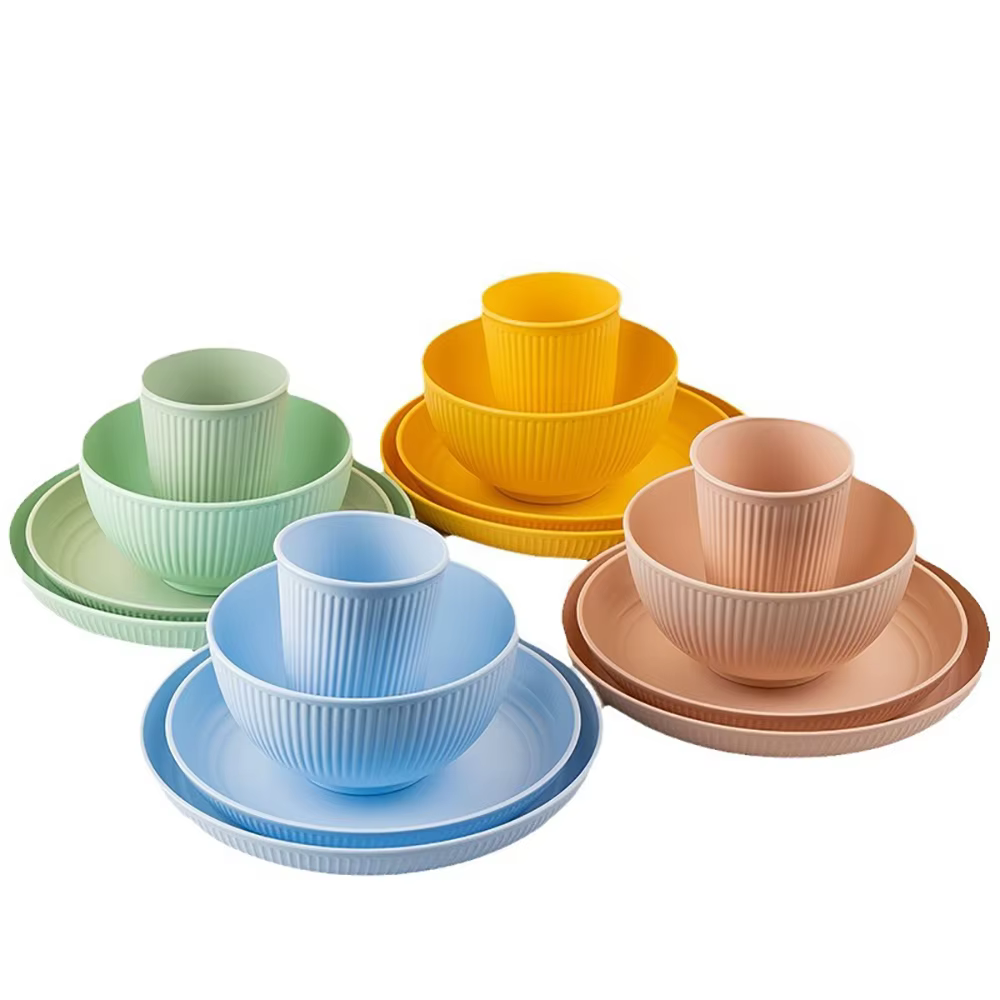Ensemble de couverts en paille de blé
