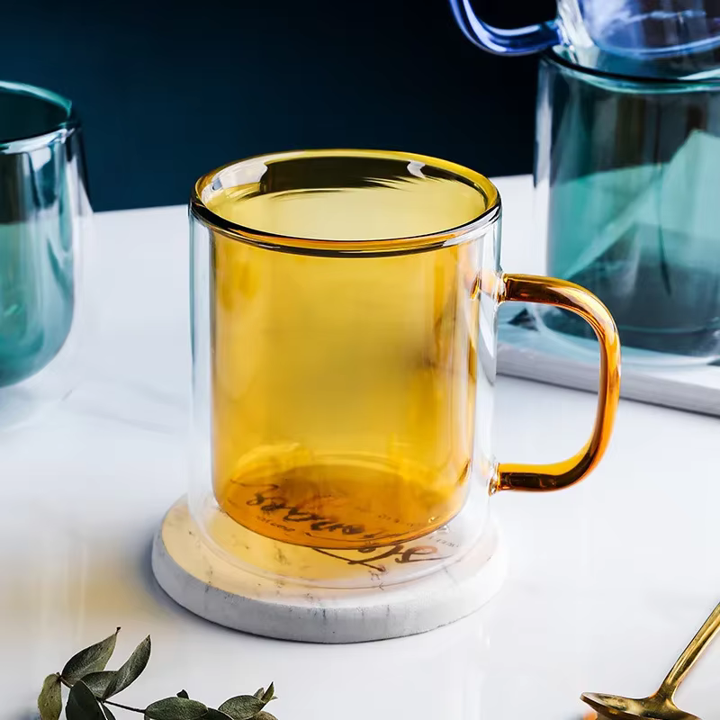Tasse astronomique en verre coloré avec poignée