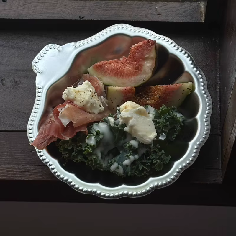 Assiette à apéritif créative en forme de coquille rétro française