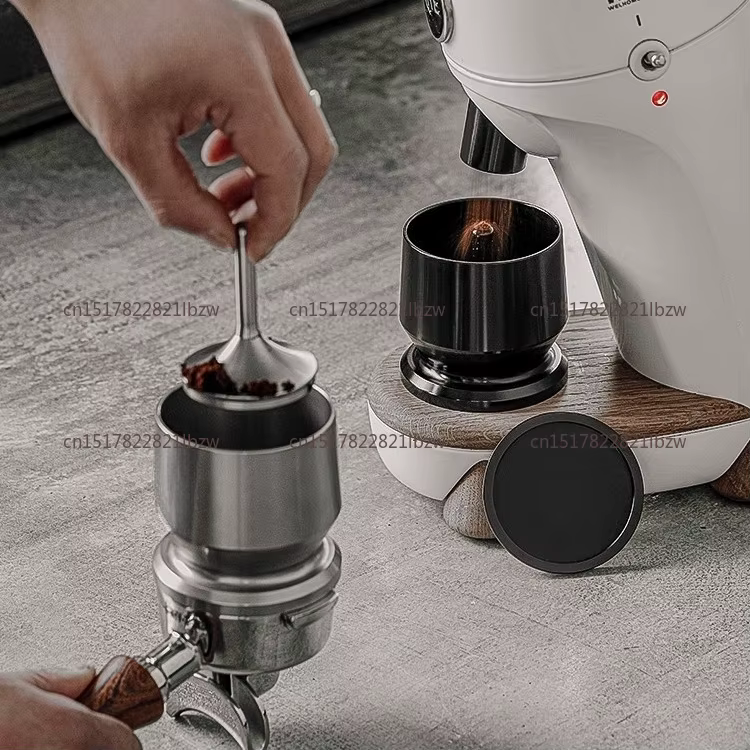 Shaker doseur pour expresso