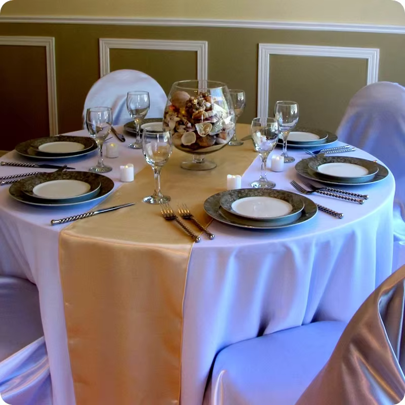 Chemin de Table en Satin Bordeaux pour Tables à Manger Rondes