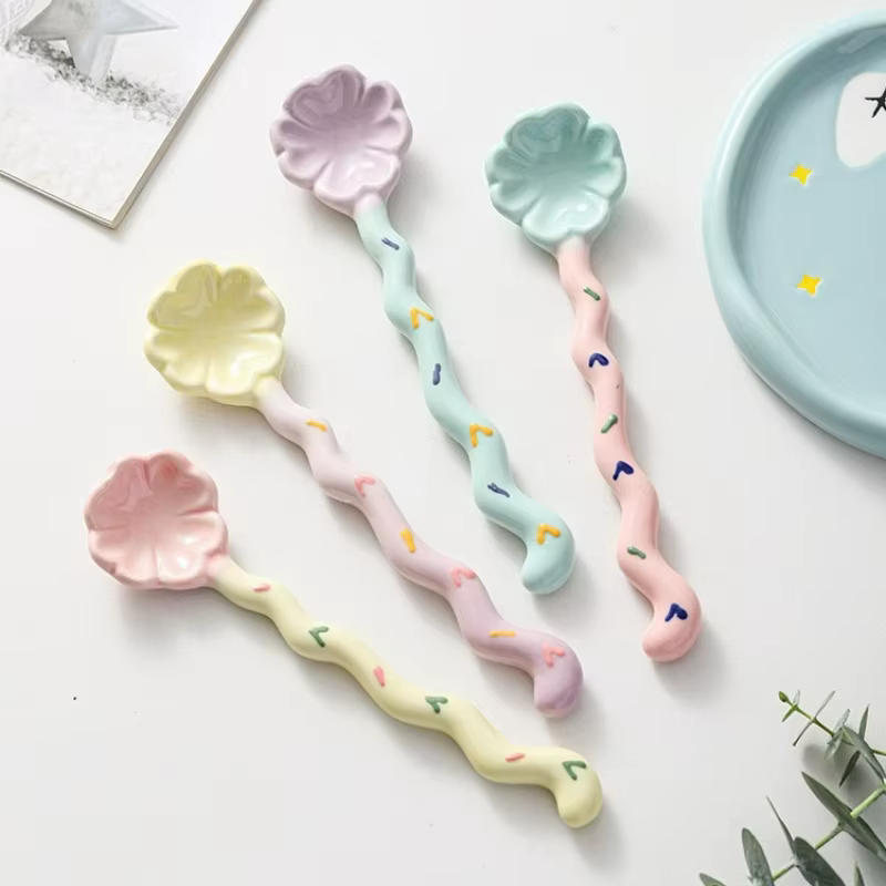 Cuillère à soupe en céramique Kawaii