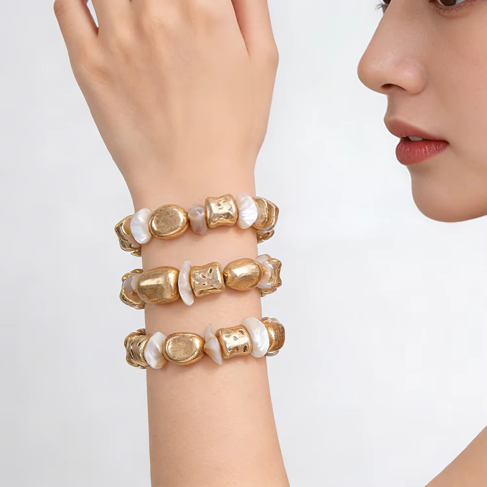 Ensemble de 3 Bracelets Empilables Dorés Iridescent – Bijoux Bohèmes de Luxe pour un Brunch, une Rendez-vous Galant ou un Complément d'Tenue Élégante