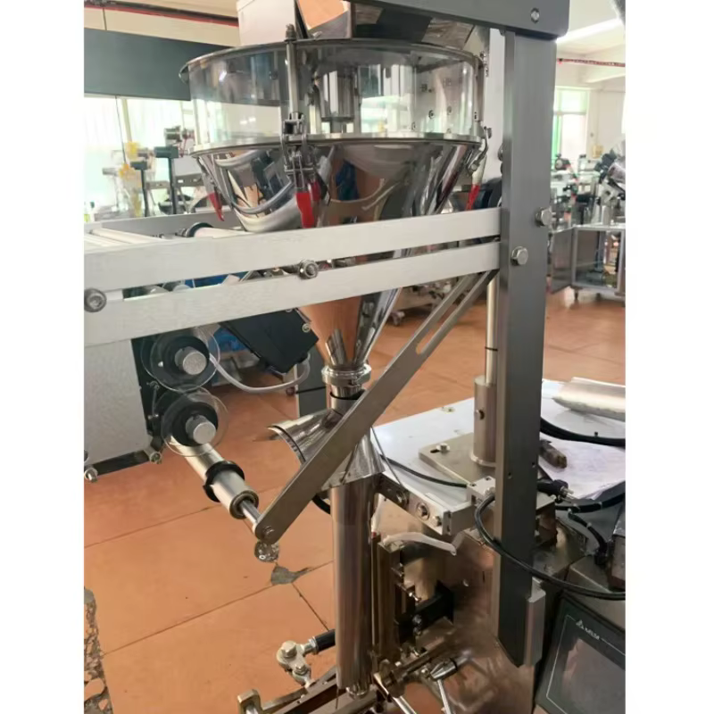 Machine d'emballage automatique de poudre de piment Masala de curcuma d'épices de café en spirale inclinée de 100g 500g 1kg