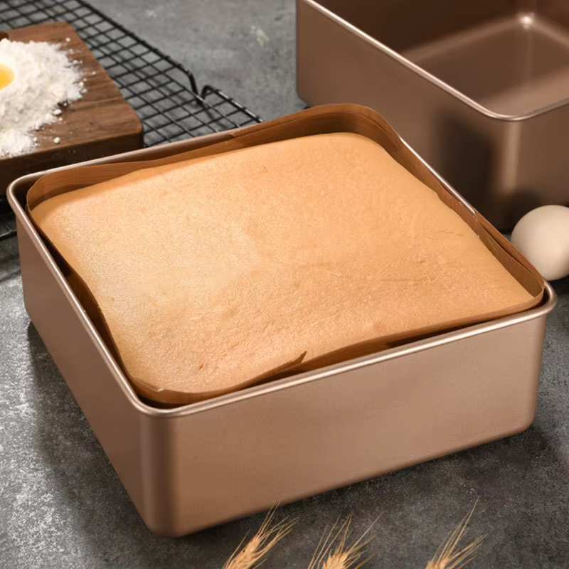 Moule à gâteau carré moelleux pour la famille