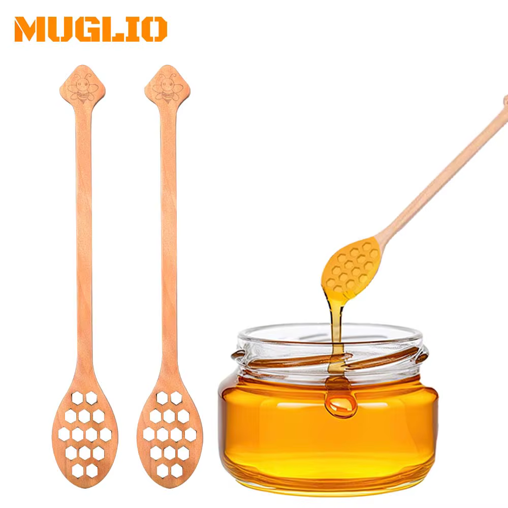 Cuillère à miel en forme de cœur en accent d'abeille