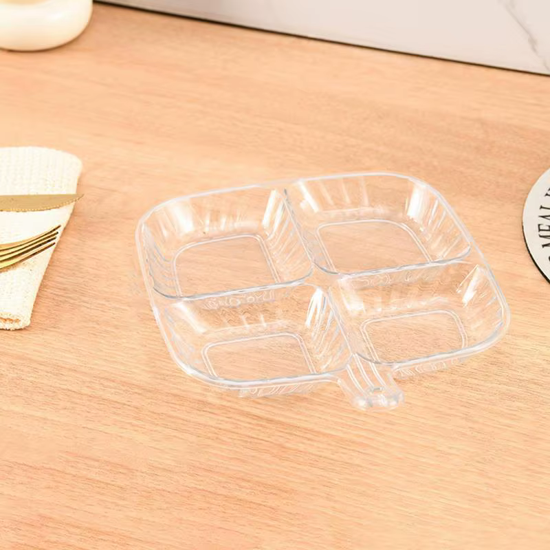 Assiettes divisées à quatre grilles