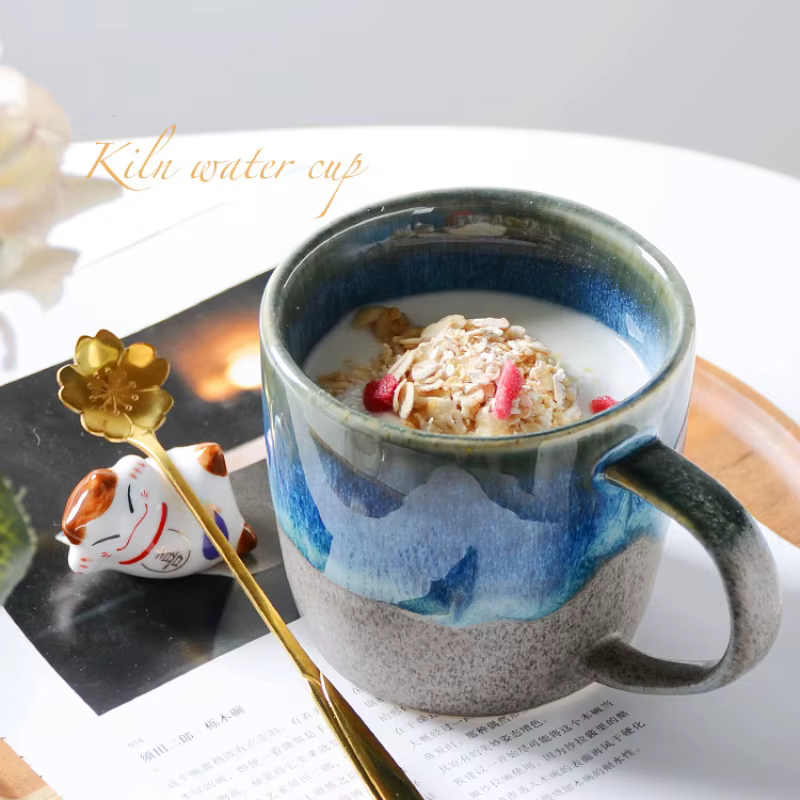 Tasse en céramique à changement progressif pour lait