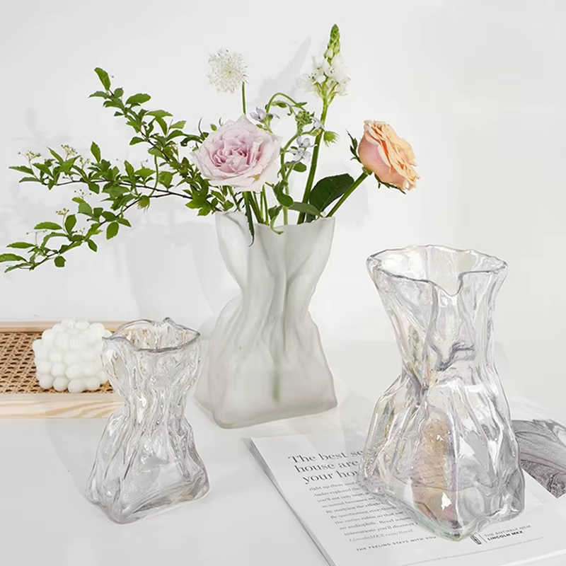Vase à fleurs en verre moderne