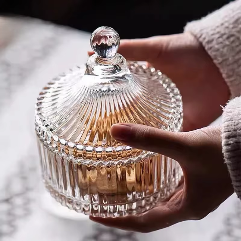 Boîte en verre avec couvercle