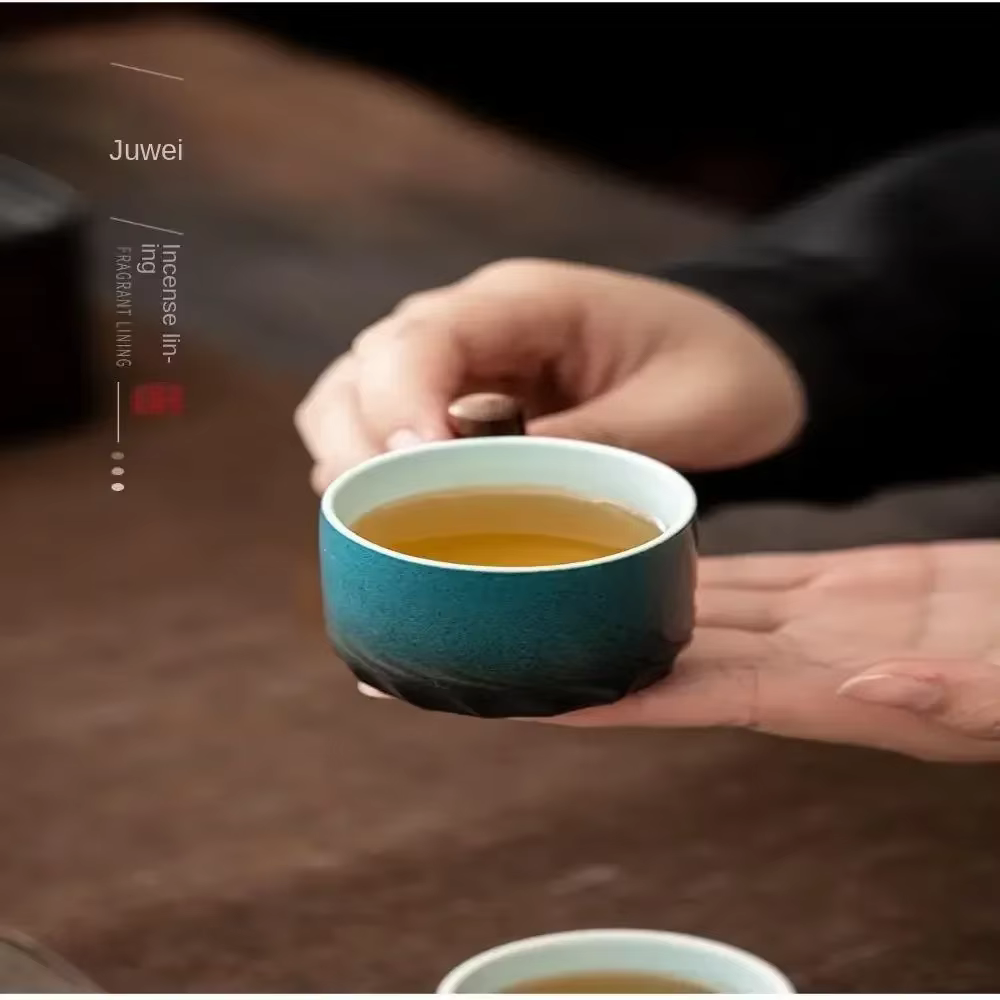 Tasse à café rétro en céramique avec poignée en bois