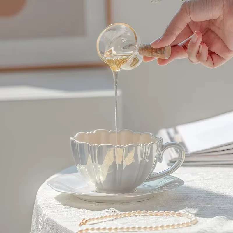 Tasse en céramique de pétale de perle