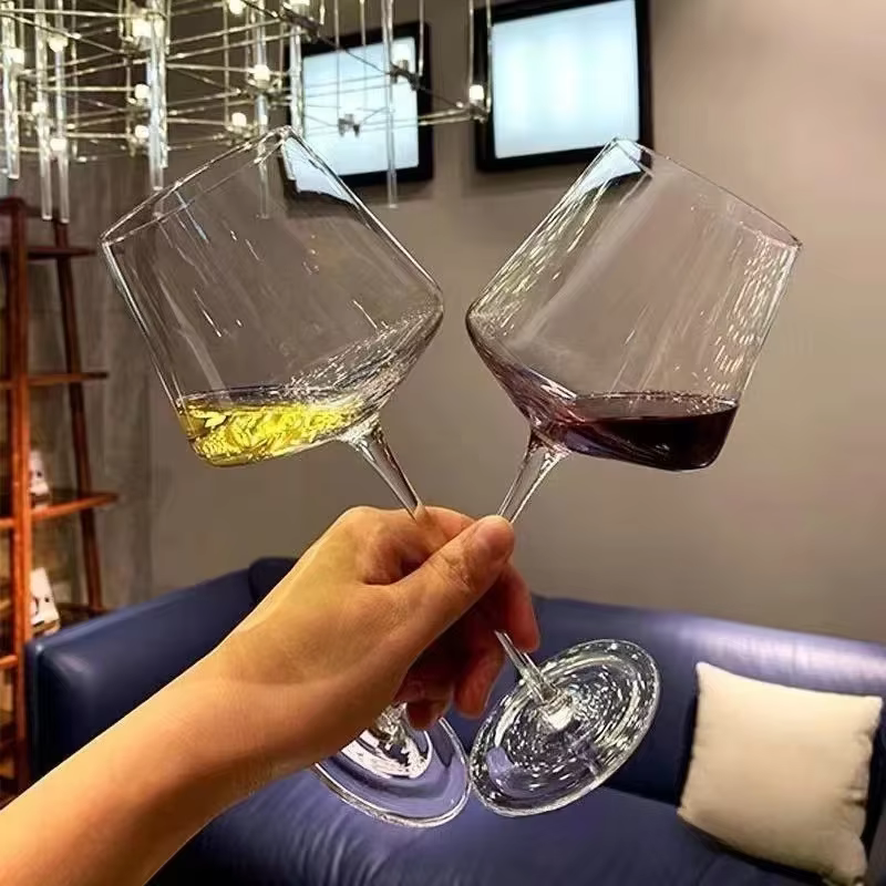 Verre à vin rouge en cristal bordeaux