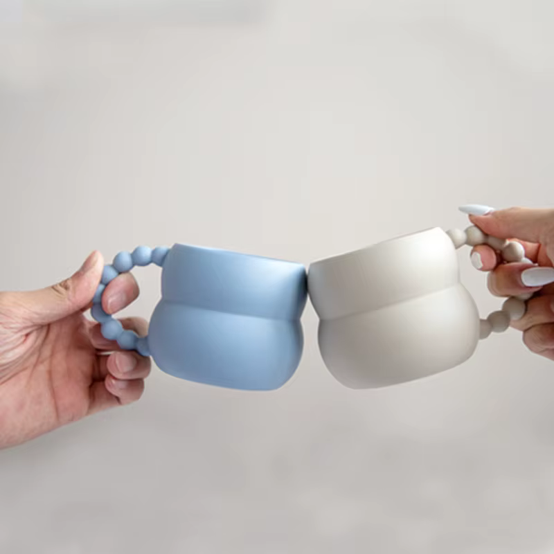 Tasse en céramique créative