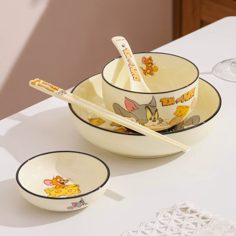 Assiette en porcelaine Tom et Jerry de 7 pouces