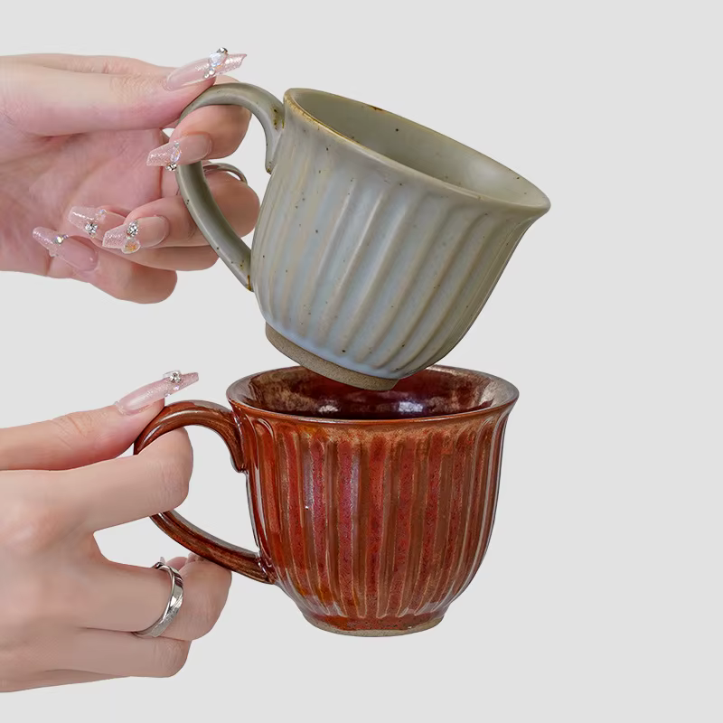 Un ensemble de tasses et assiettes tasse à café Style rétro en céramique rayé bureau thé de l'après-midi poterie