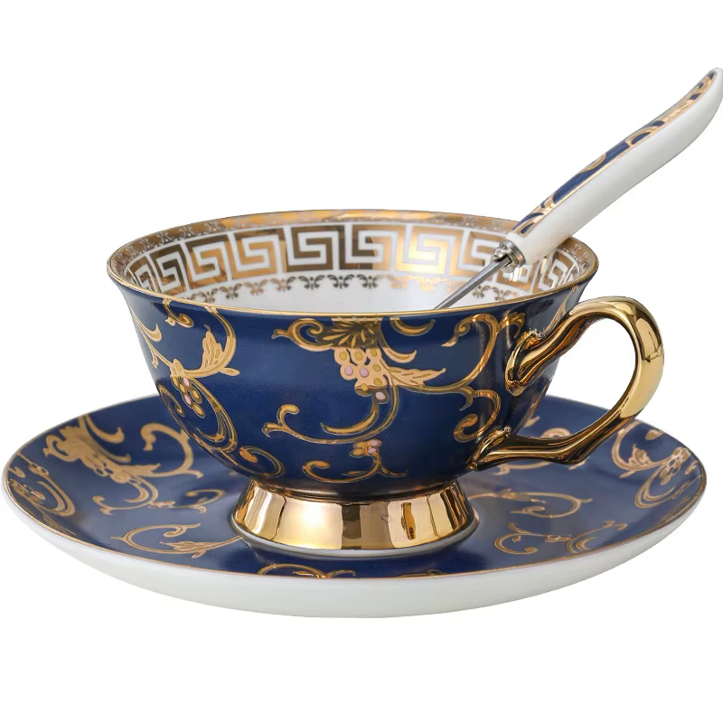 Ensemble de tasses et d'assiettes à café en céramique européenne
