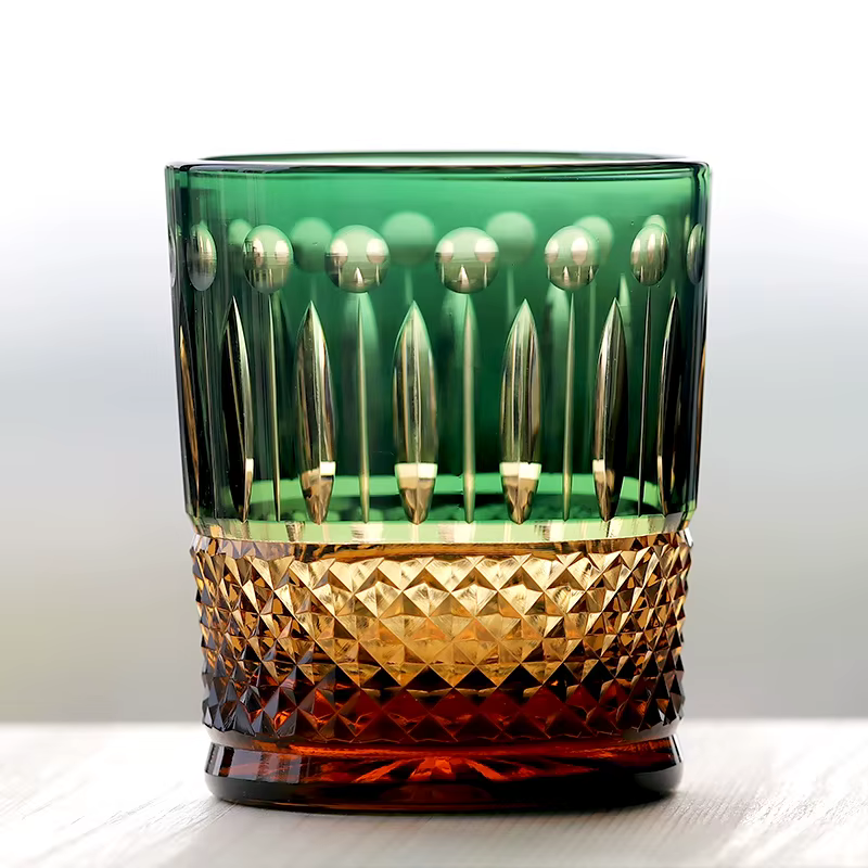 Verre à vin en cristal taillé au diamant