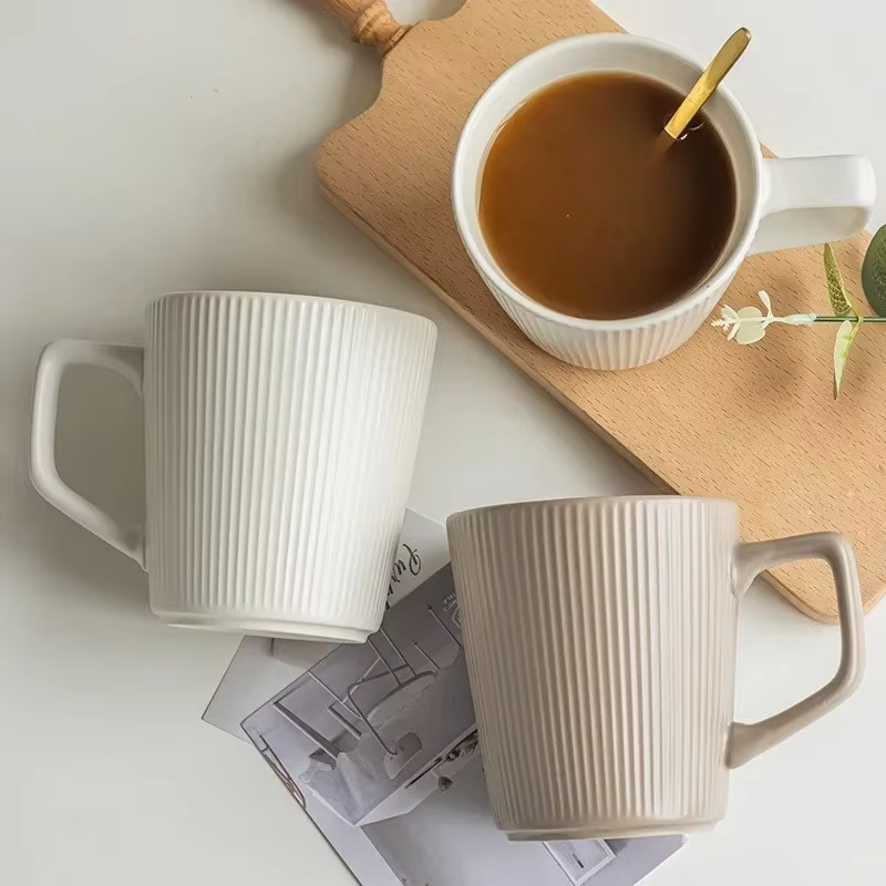 Tasse en céramique gaufrée