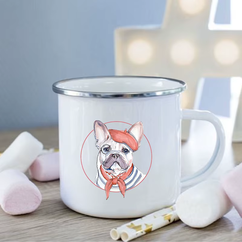Tasse en émail avec imprimé bouledogue français