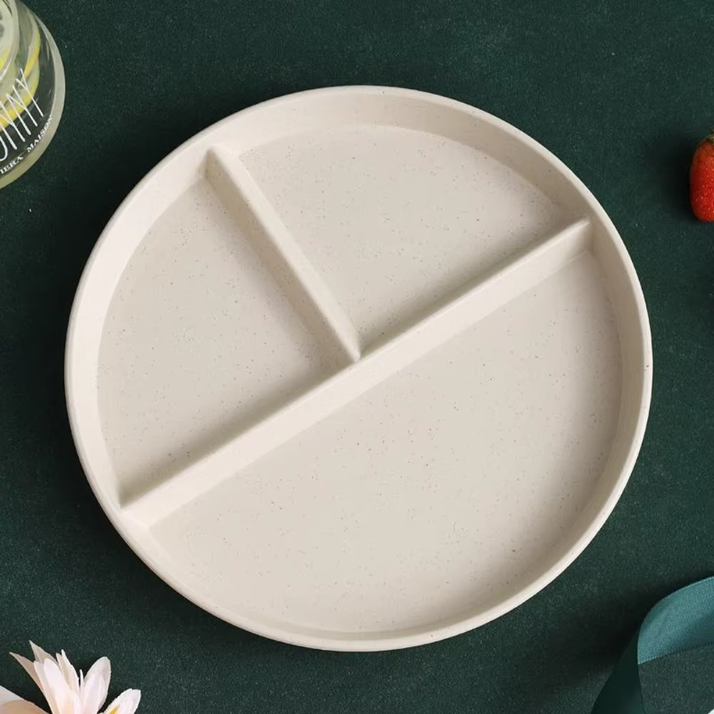 Assiette divisée à trois compartiments