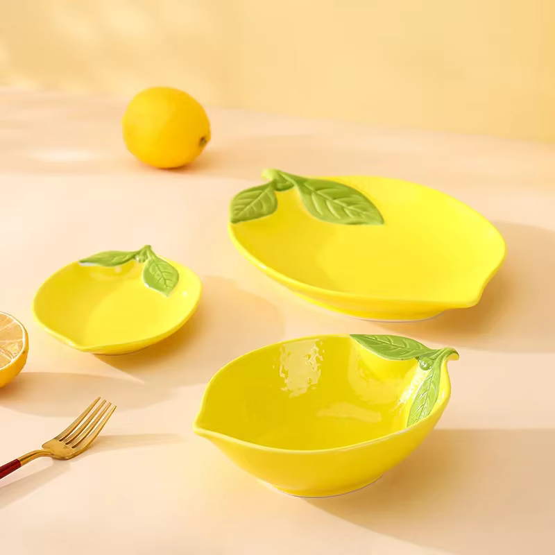 Assiette queplate en céramique en forme de citron de dessin animé
