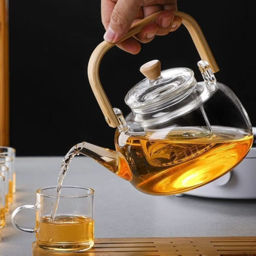 Théière en verre avec infuseur