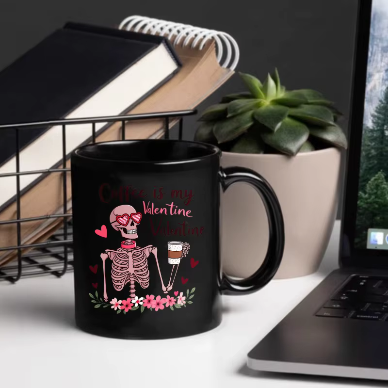 Le café est mon mug noir Saint-Valentin avec motif tête de mort et tasse