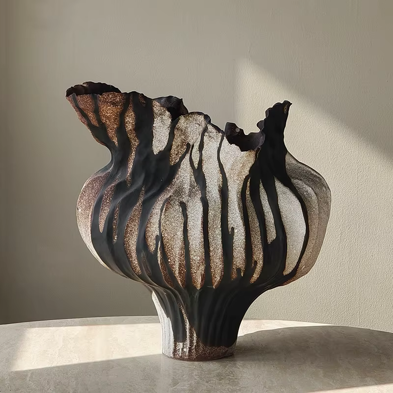 Vase en céramique abstrait fait main