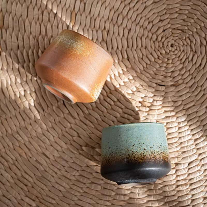 Tasse en céramique rétro