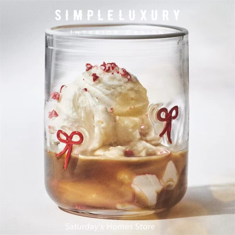 Tasse en verre avec nœud en Relief