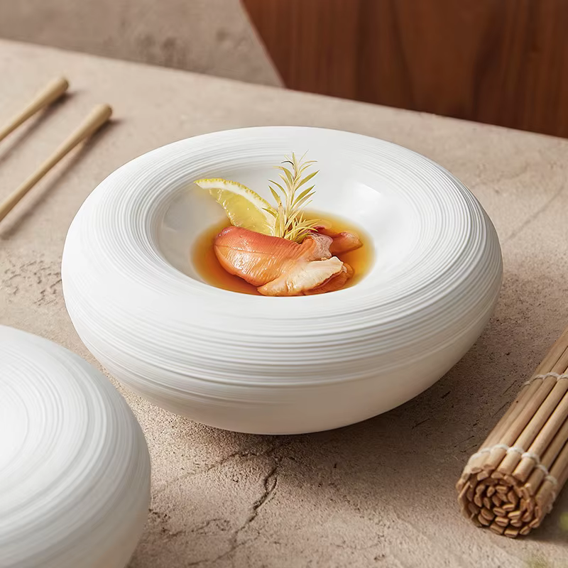 Assiettes doublées en céramique pour usage domestique