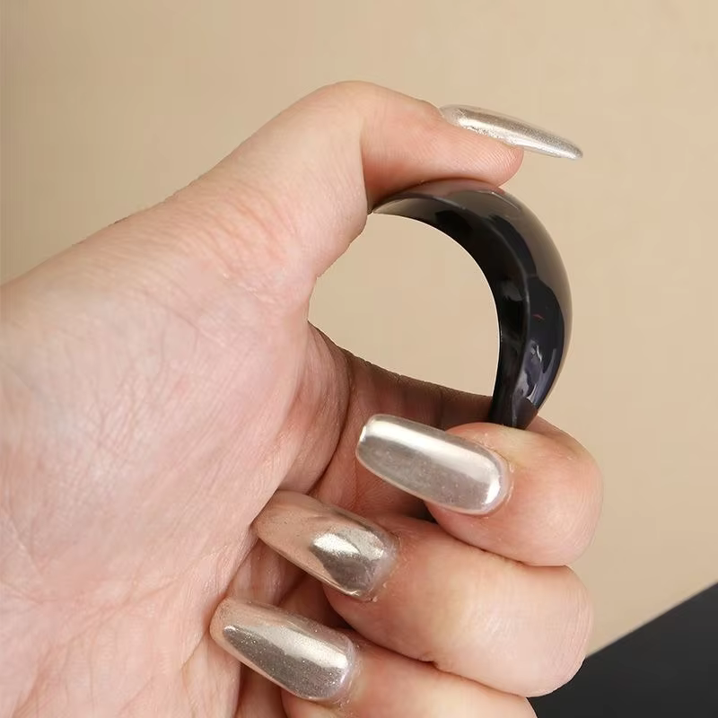 6 cuillères noires, adaptées aux soupes