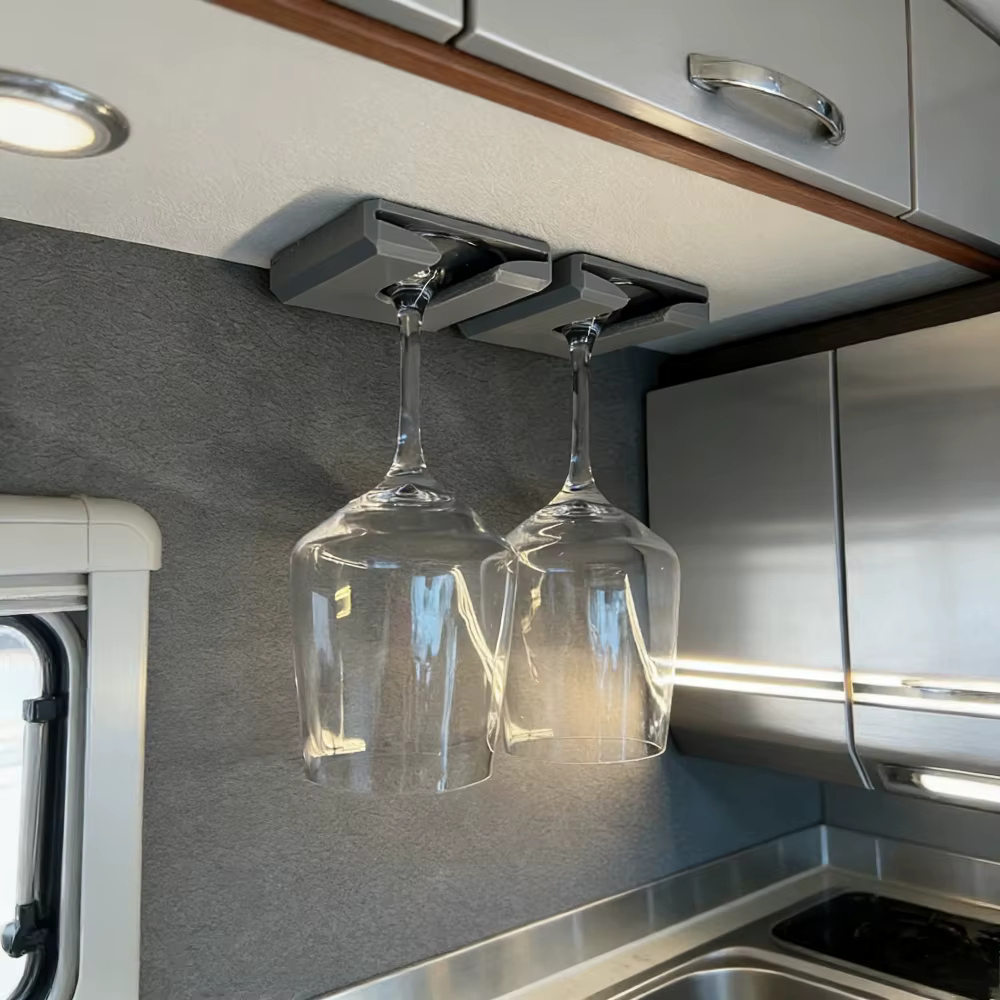 [Support à verres à vin anti-vibrations]